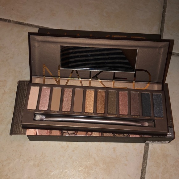 Urban Decay Naked palette - Picture 2 of 2